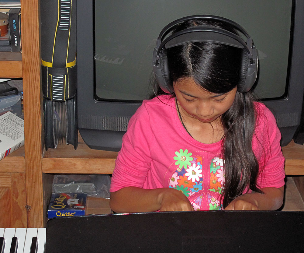 Stefi-at-Piano